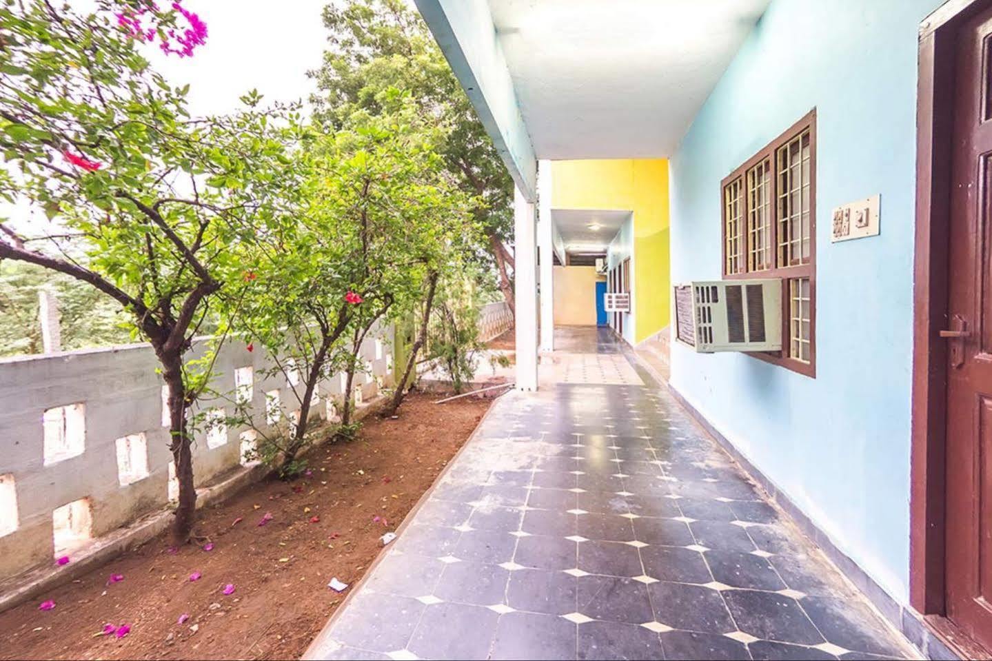 Collection O Ammayi Hotels & Resorts Tiruvannāmalai Eksteriør billede